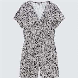 Uniqlo Black and White Floral Pattern Dress